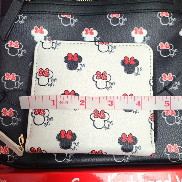 Disney Minnie Mouse Crossbody and Wallet Gift Set New In Box - Picture 5 of 12